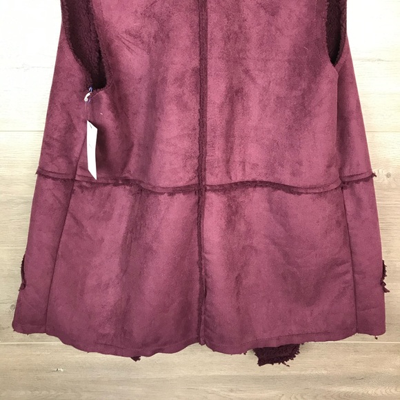 Caslon Womens Reversible Faux Shearling Vest - Picture 7 of 8